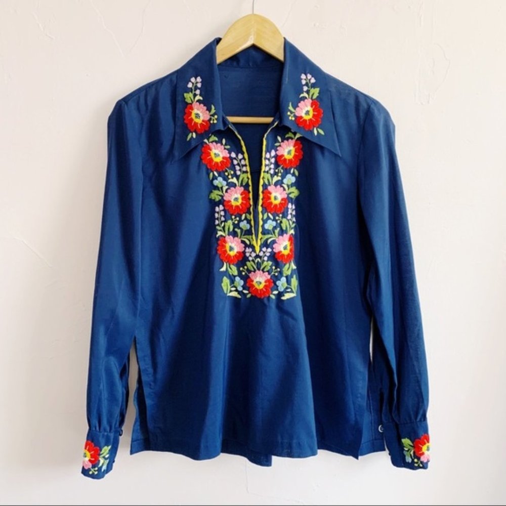 Vintage 70s Floral Embroidered Long Sleeve Blouse
